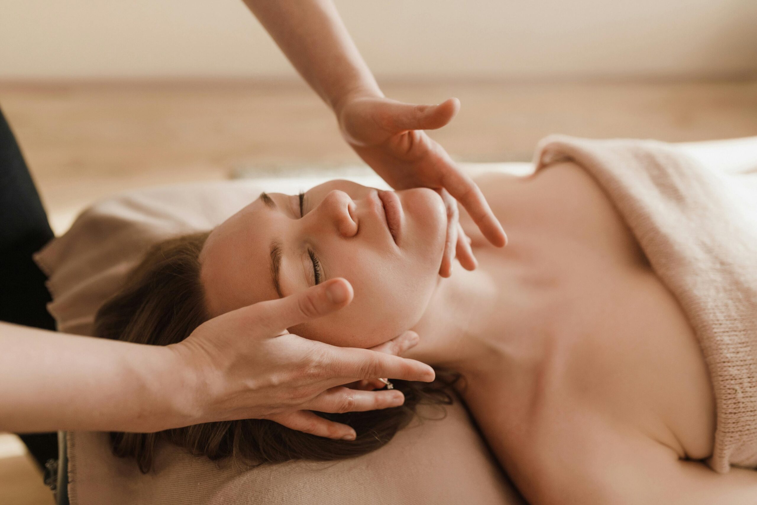 Massage kobido à Marseille – Soin visage liftant japonais